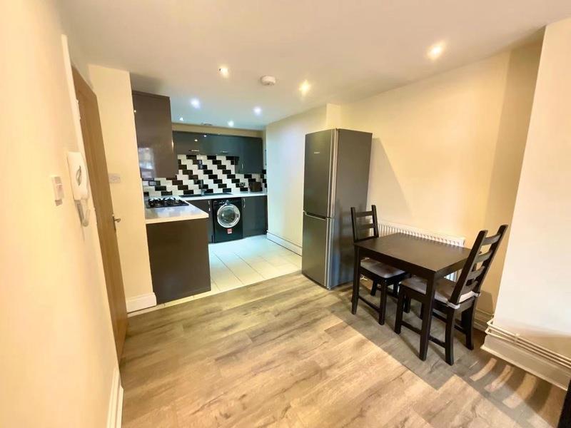 1 bed property in Tudor Street, Cardiff